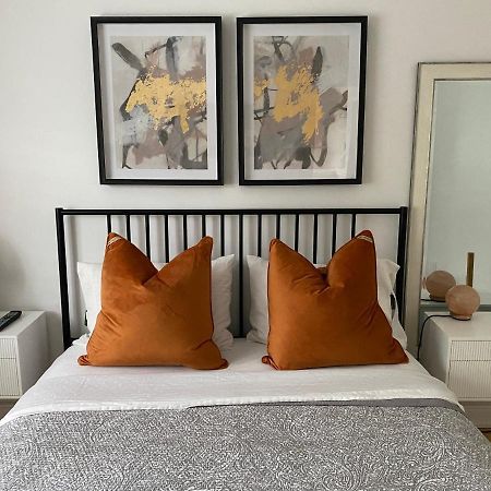 Clearbrooke Gem- Bright Private Bedroom Close To Yyz Toronto Buitenkant foto