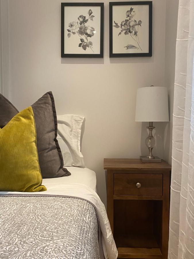 Clearbrooke Gem- Bright Private Bedroom Close To Yyz Toronto Buitenkant foto