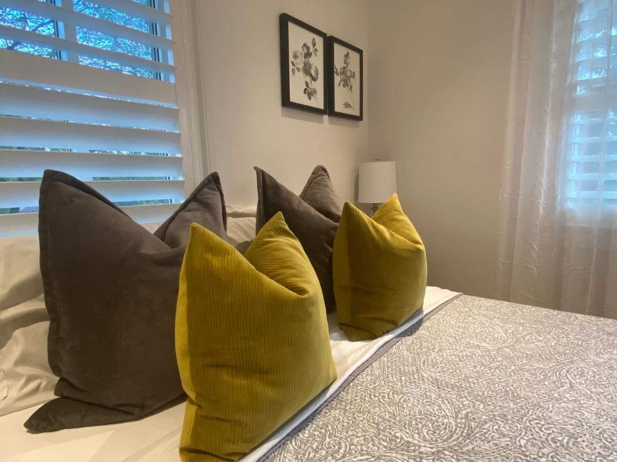 Clearbrooke Gem- Bright Private Bedroom Close To Yyz Toronto Buitenkant foto