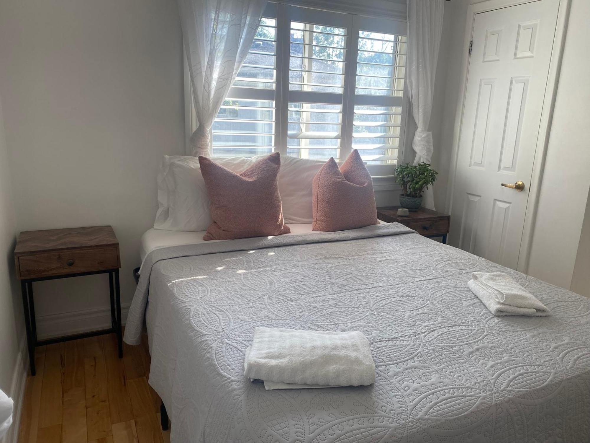 Clearbrooke Gem- Bright Private Bedroom Close To Yyz Toronto Buitenkant foto